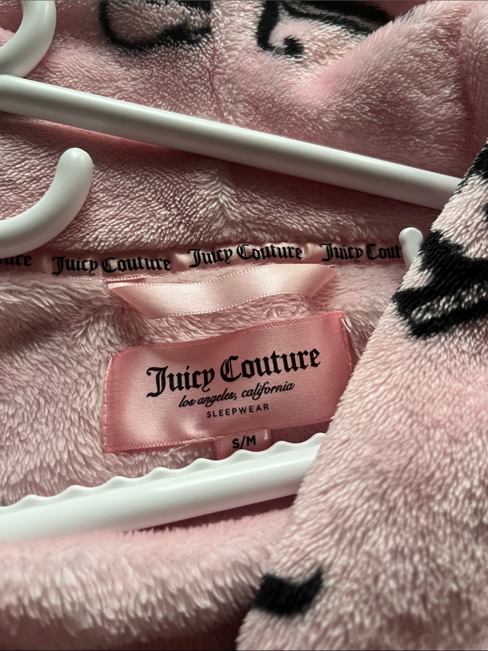 Pink Fuzzy Juicy Couture Robe - Picture 3 of 4